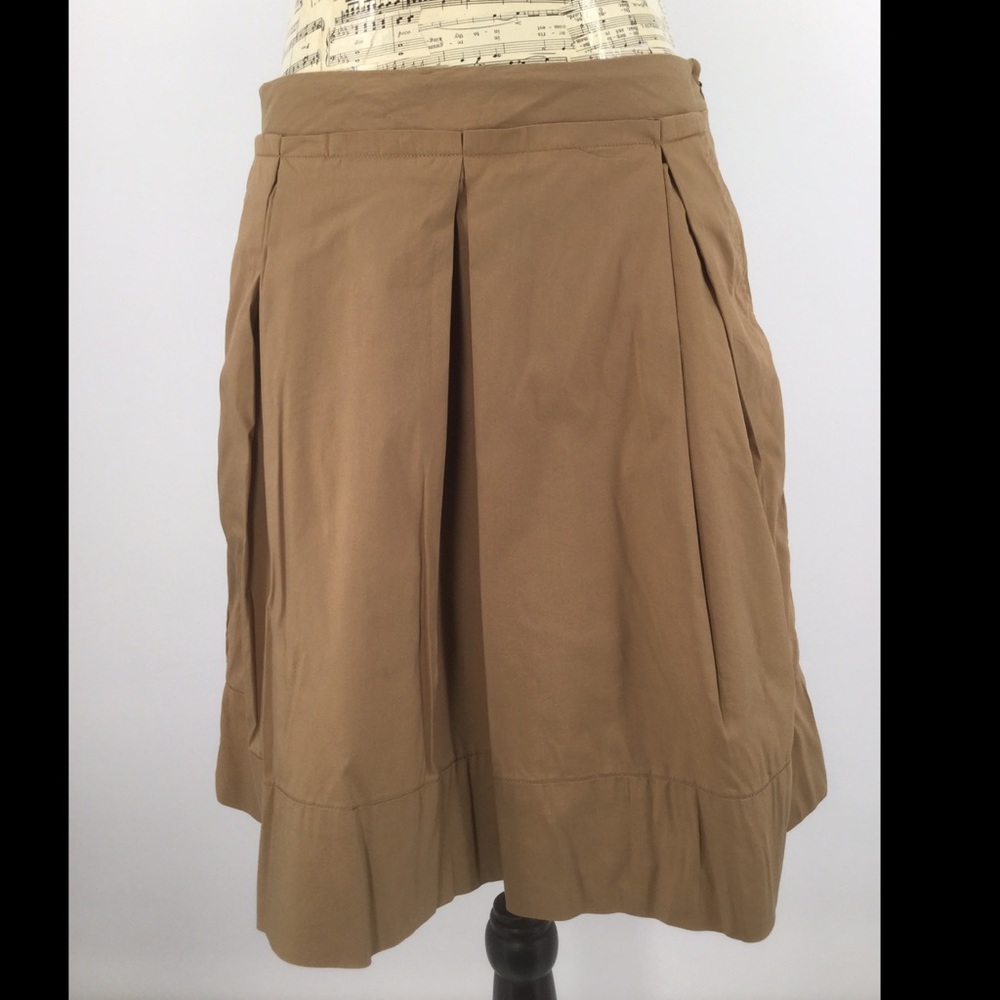 To The Max Size 6 Tan khaki A-Line Pleated Skirt
